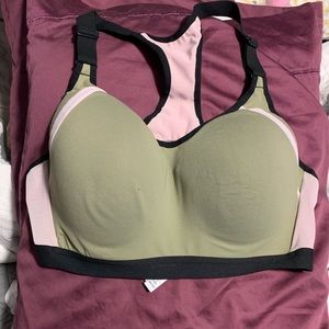 VS sports bra